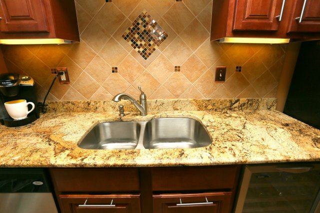 Granite back splashes of 4" height