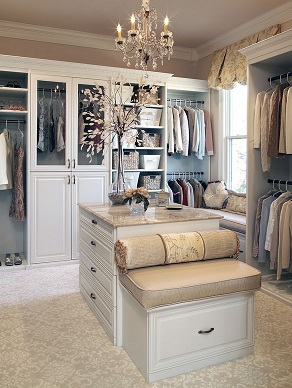 walk-in closet 