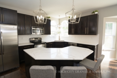 Calcatta Laza Quartz kitchen in the illinois area