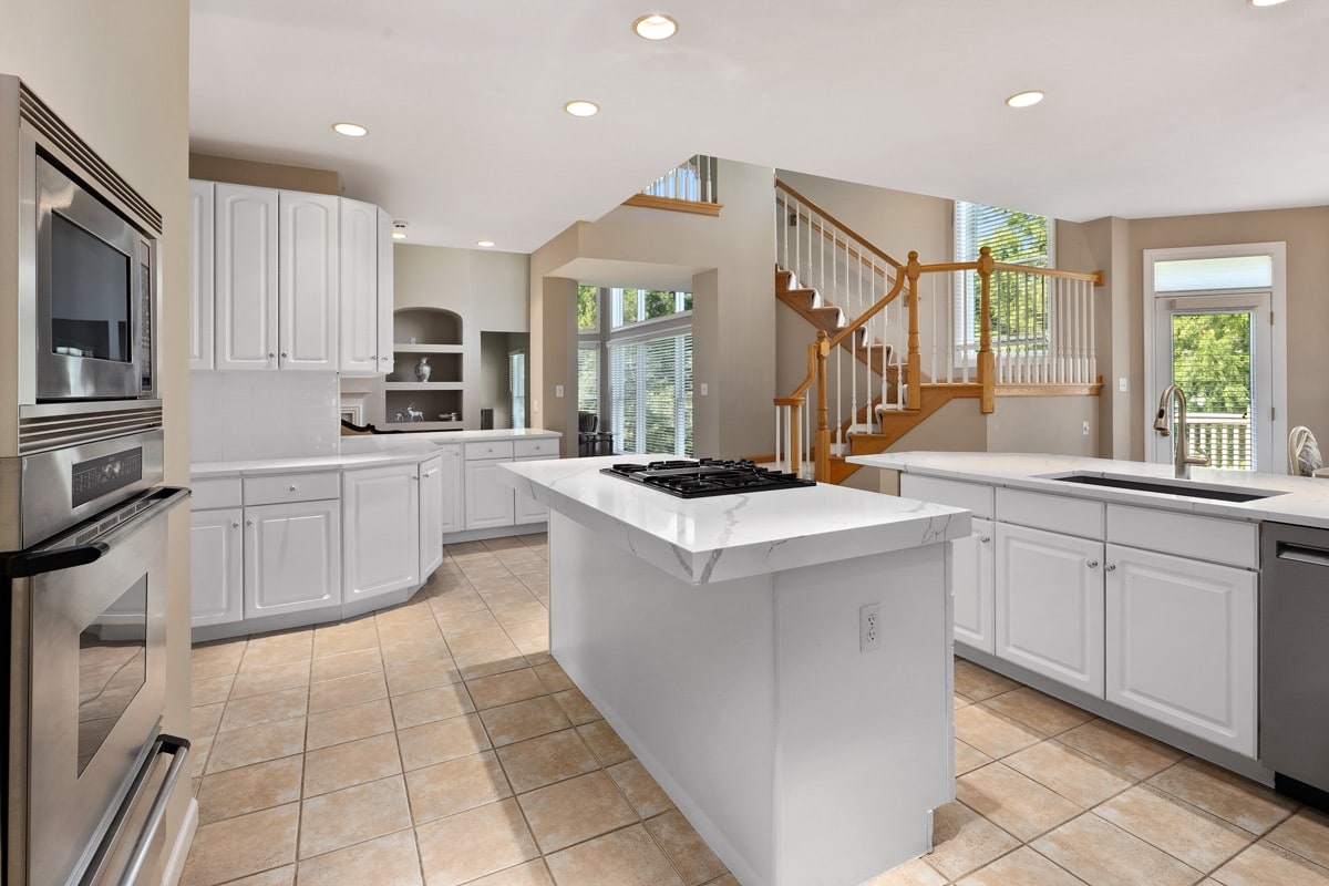 Quartz White Countertops Kitchens in st. louis